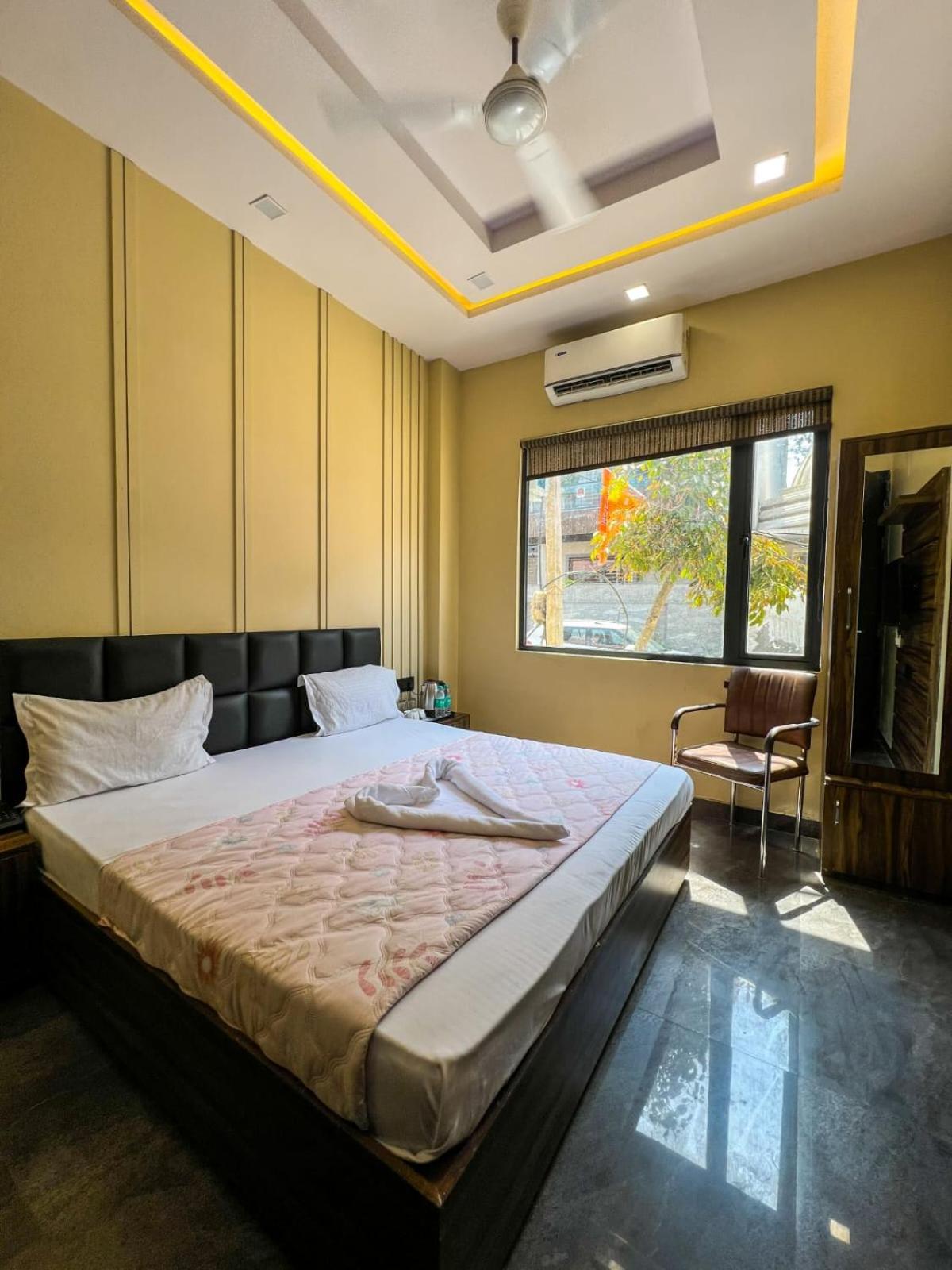Gsm Hotel Vrindāvan Exterior foto